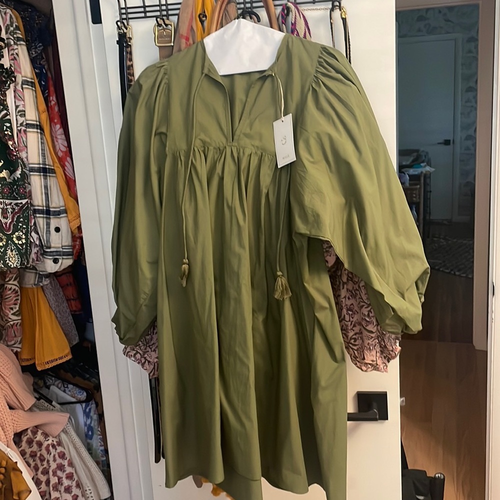 Gorgeous Mille moss green dress - sample from their showroom, size xs or small